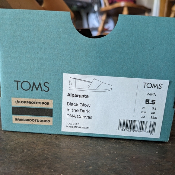 Toms Alpargata NWT&B Black Glow in the Dark DNA Canvas shoe Size 5.5 Women's - Picture 3 of 16